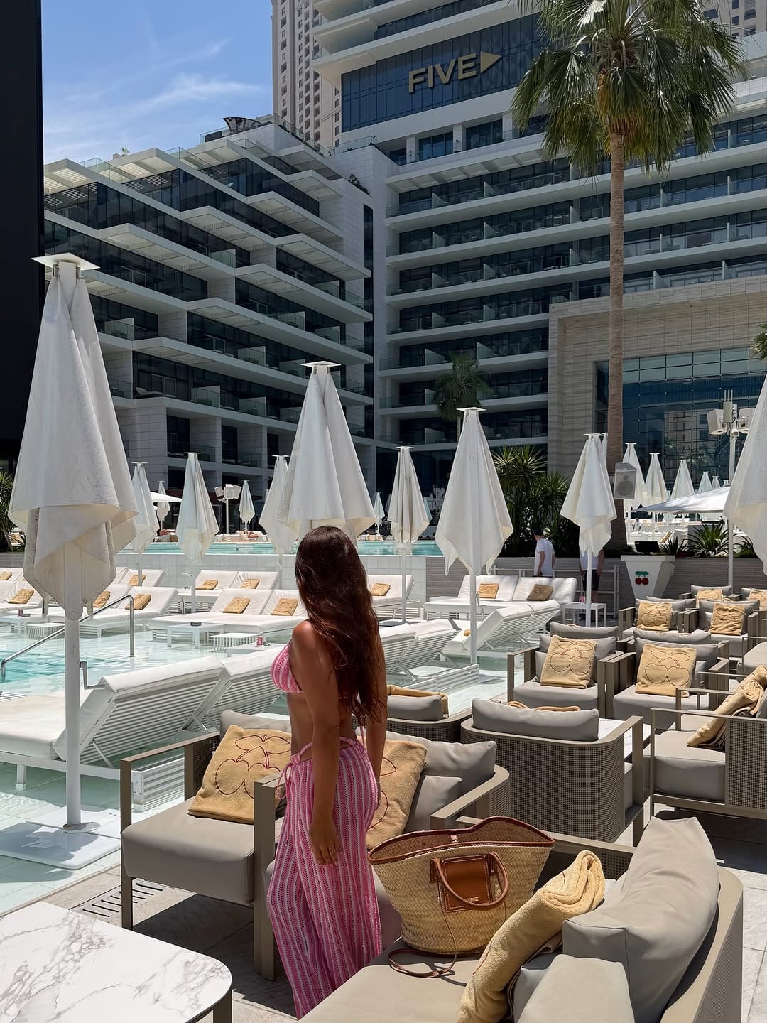 Post 2 by MEIKE EMONTS on Instagram (carousel)