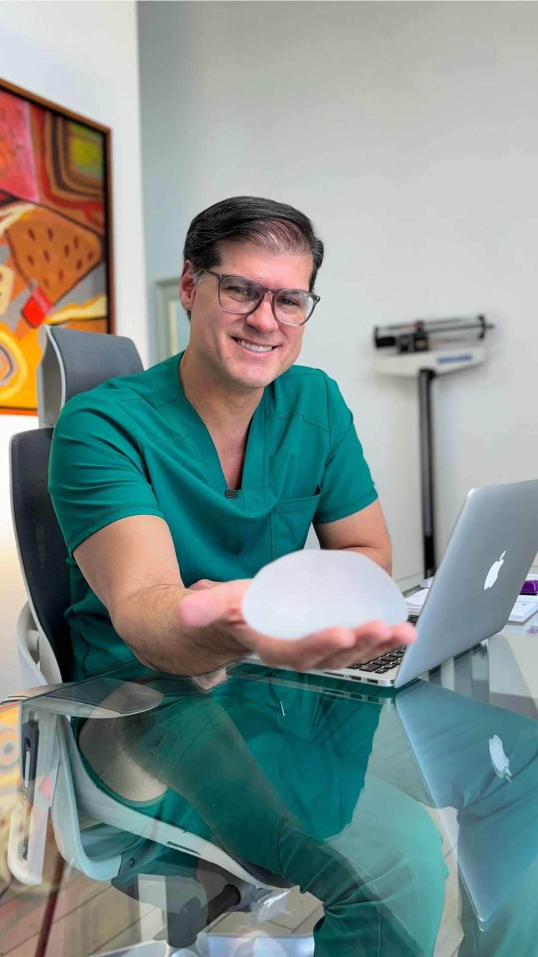 Post 6 by Dr. Lucas González on Instagram (video)