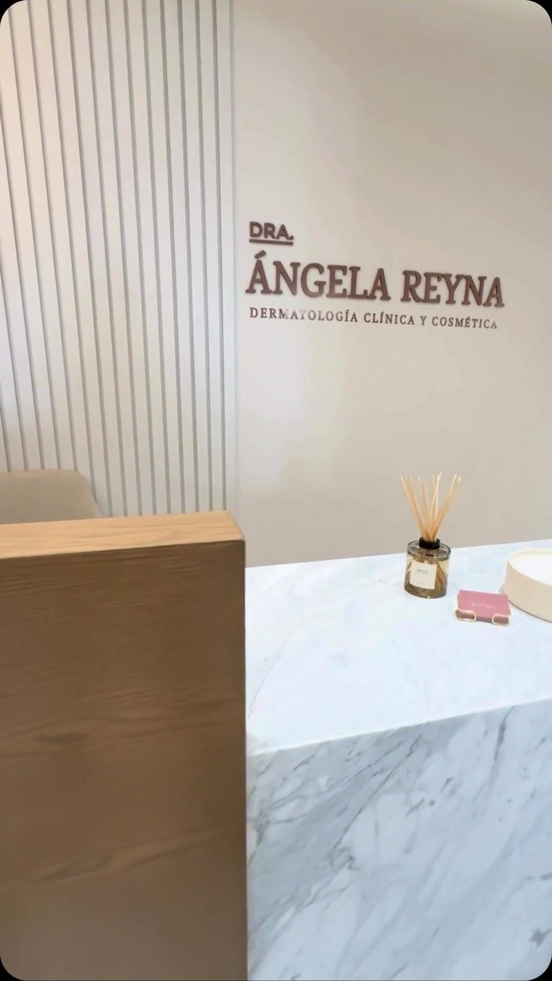Post 10 by Dra. Ángela Reyna │ Dermatóloga on Instagram (video)