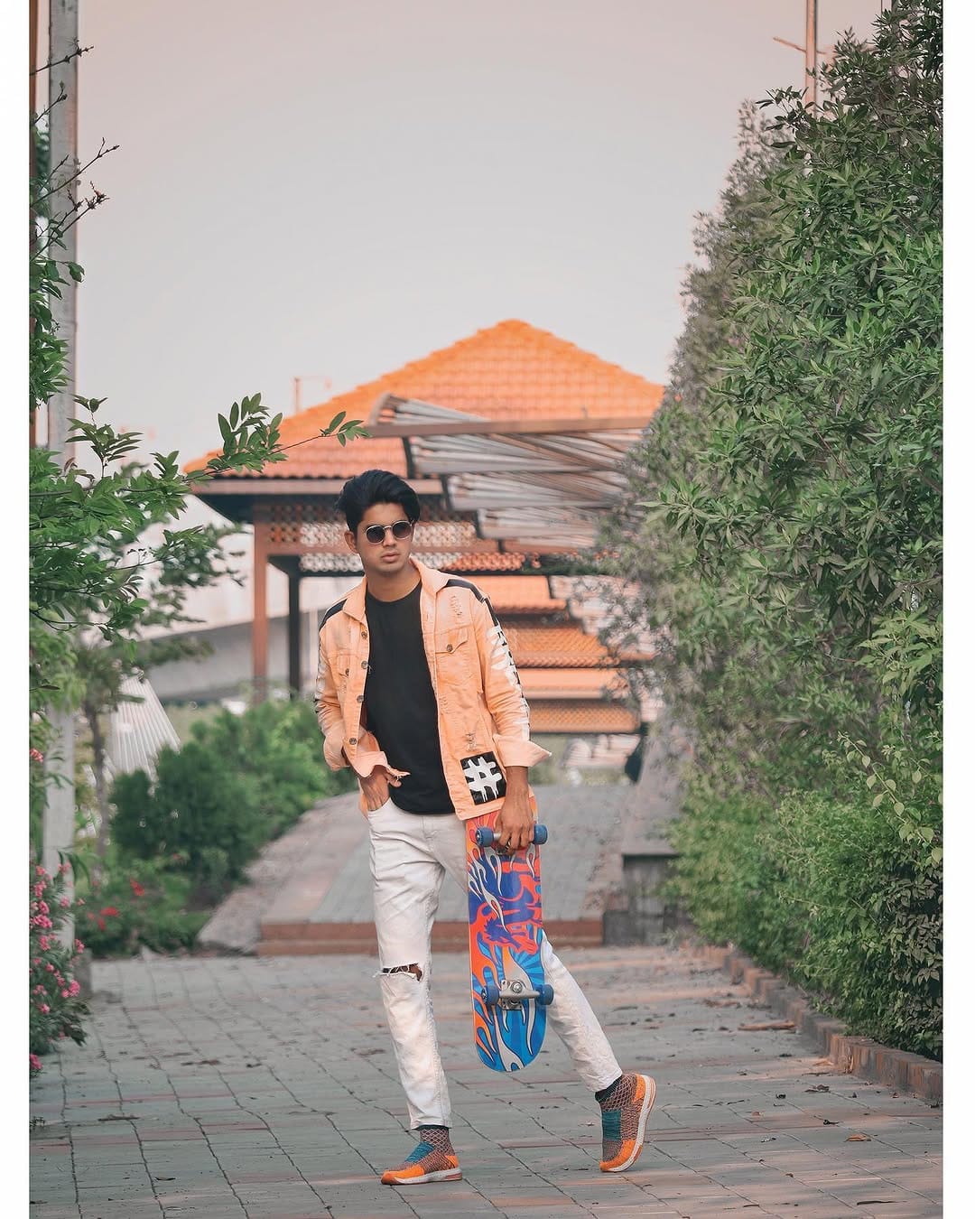 Post 4 by ( Royal ) on Instagram (carousel)