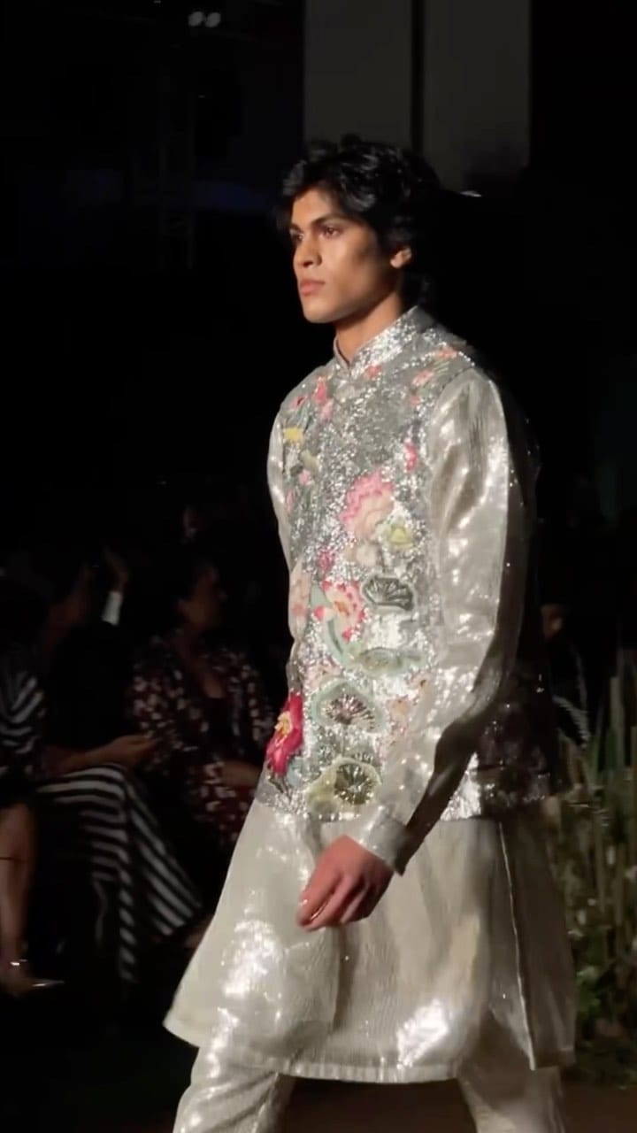 Post 10 by Shaurya Pratap Sinha on Instagram (video)