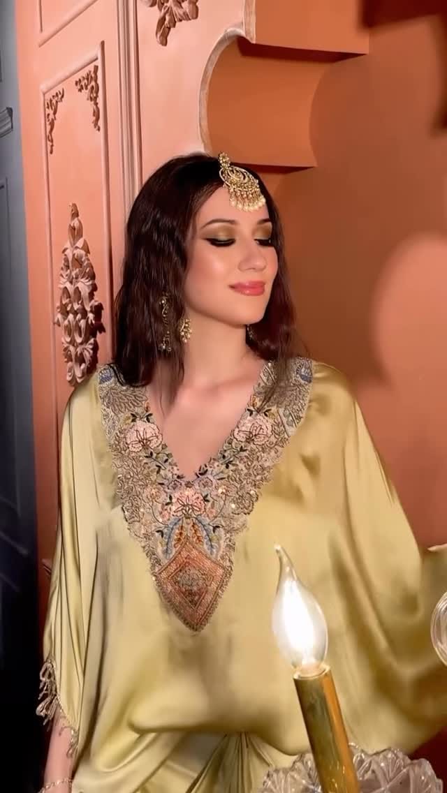 Post 8 by Laura Nemeth on Instagram (video)