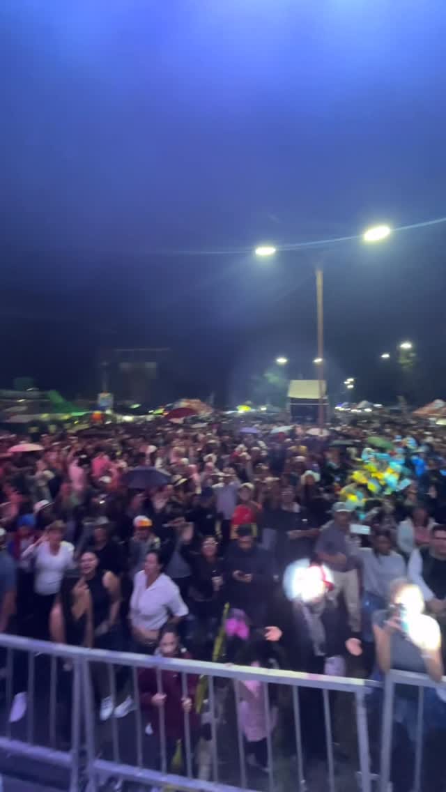 Post 3 by Yonathan Carrero | Cantante on Instagram (video)