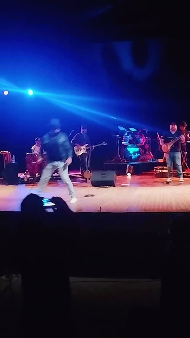 Post 4 by Yonathan Carrero | Cantante on Instagram (video)