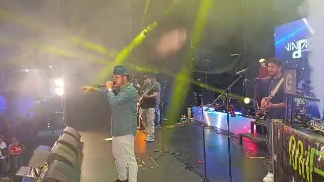 Post 5 by Yonathan Carrero | Cantante on Instagram (video)