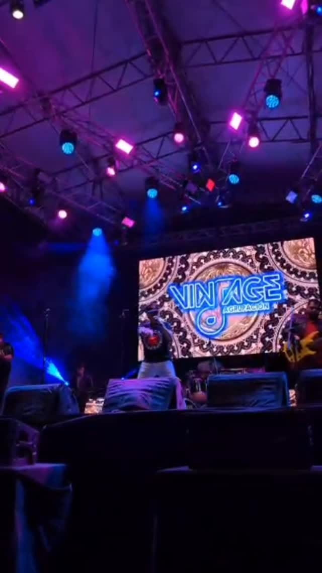 Post 1 by Yonathan Carrero | Cantante on Instagram (video)
