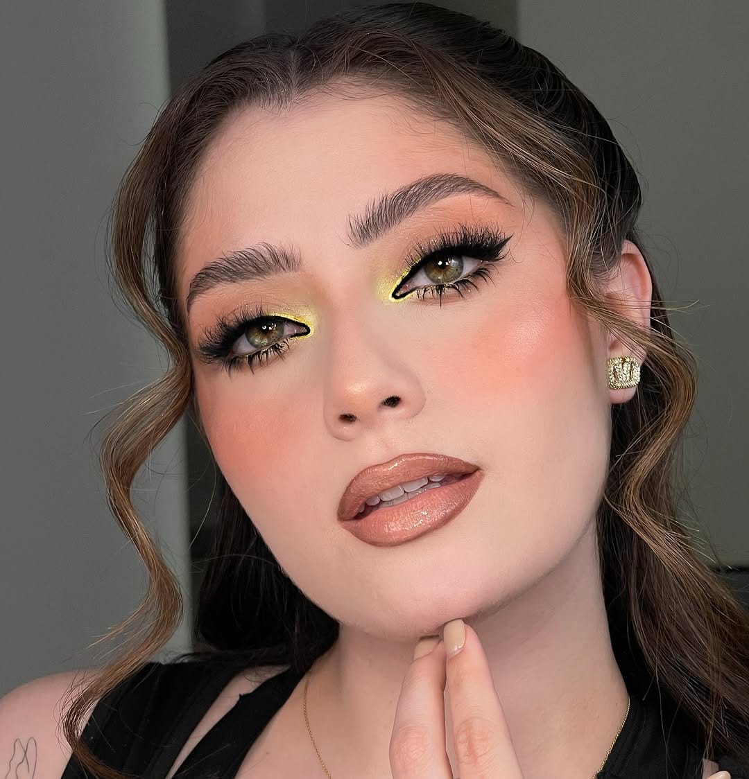 Post 10 by Makeup by Majo on Instagram (carousel)
