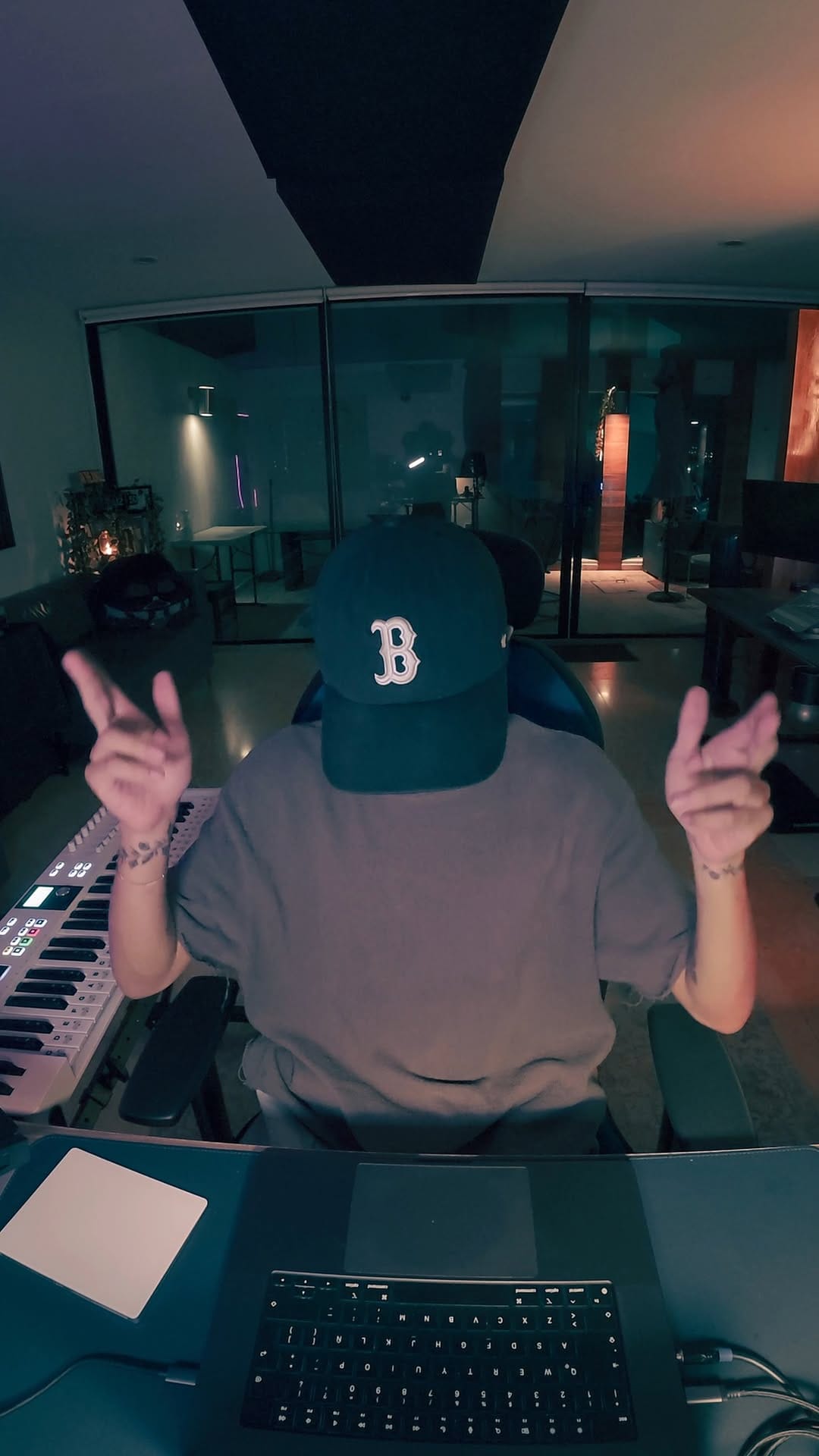 Post 4 by Dani Barbosa on Instagram (video)