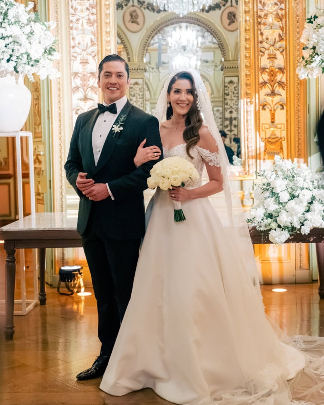 Post 10 by Carlos Medina Wedding Photographer on Instagram (carousel)
