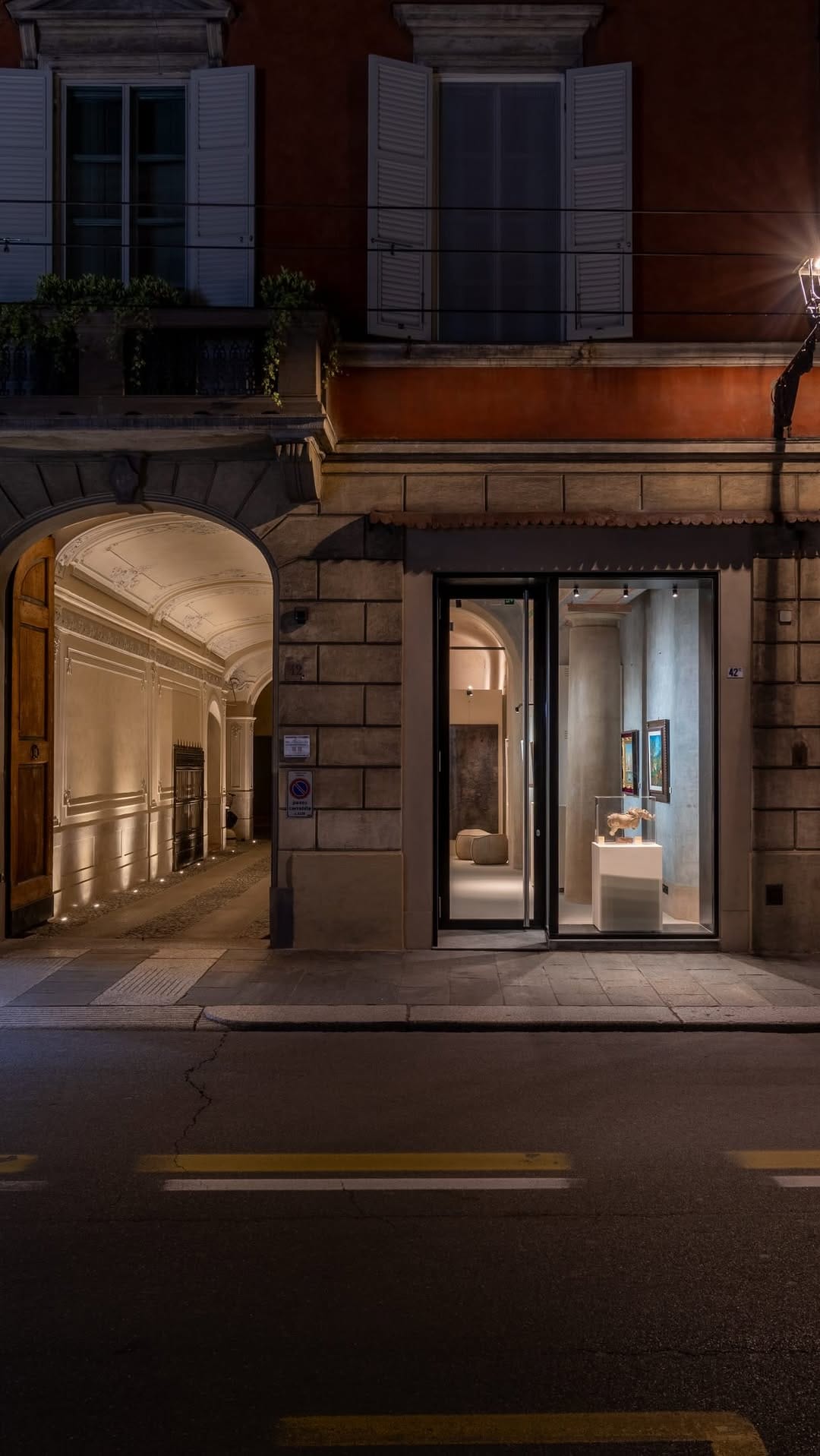 Post 3 by ART&CO GALLERIE on Instagram (video)