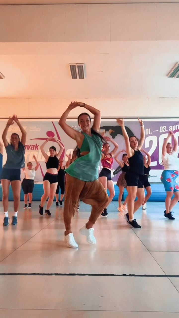 Post 4 by Diana Szabo on Instagram (video)