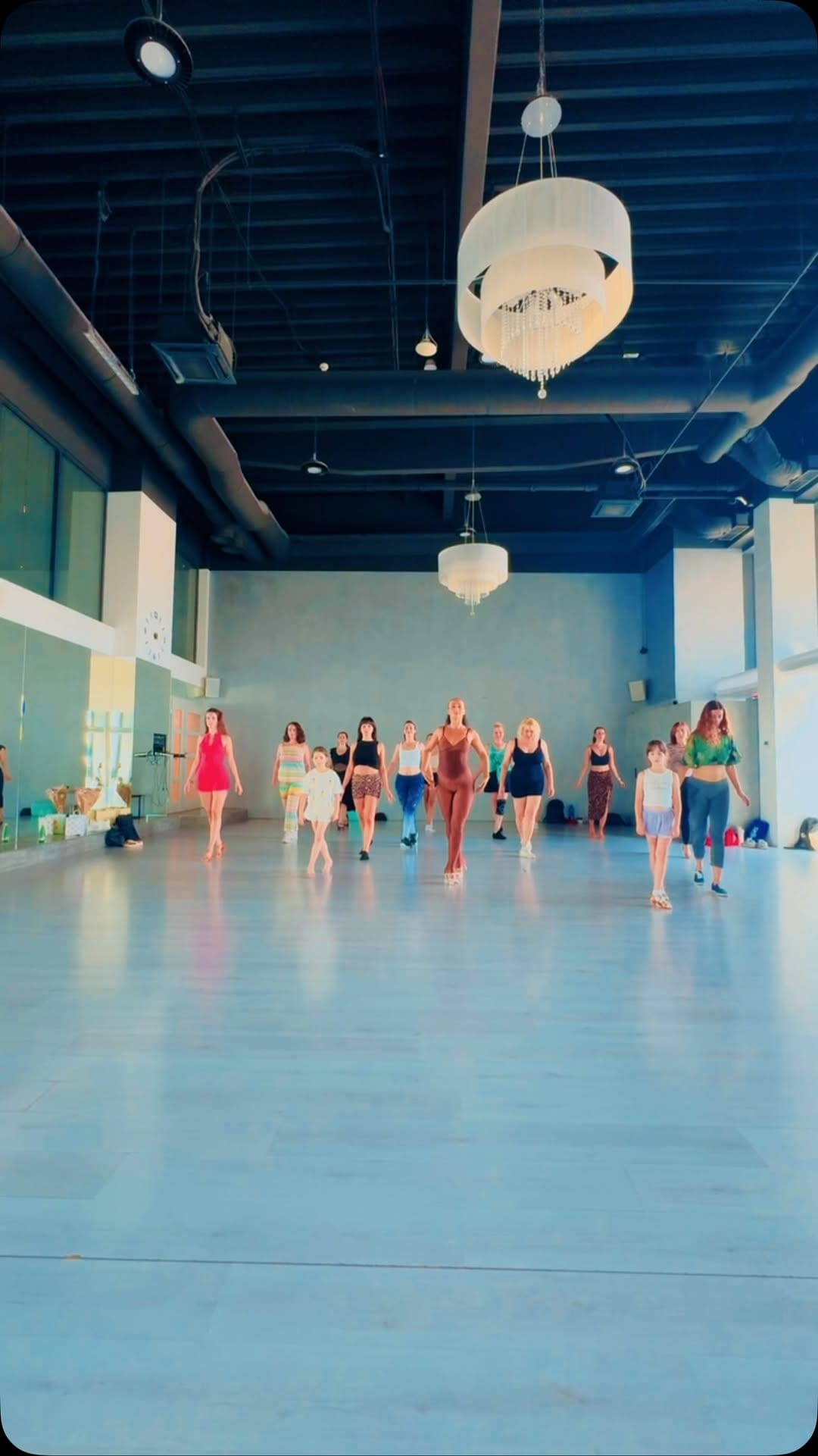 Post 3 by Diana Szabo on Instagram (video)
