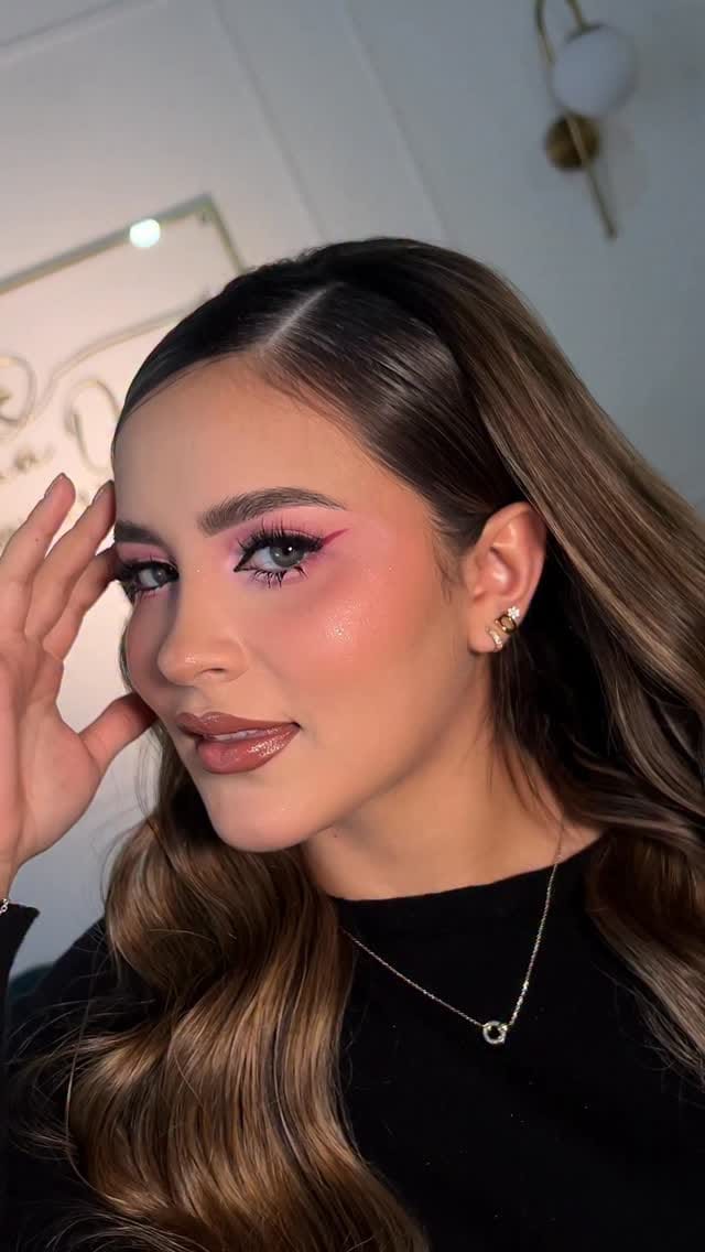 Post 8 by Valeria on Instagram (video)