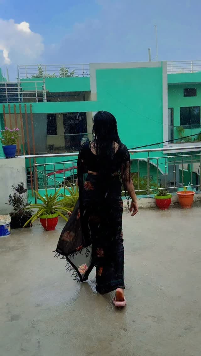 Post 3 by Divya sahu on Instagram (video)