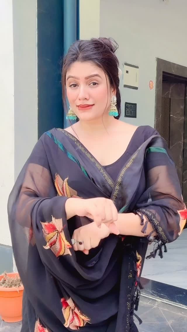 Post 5 by Divya sahu on Instagram (video)