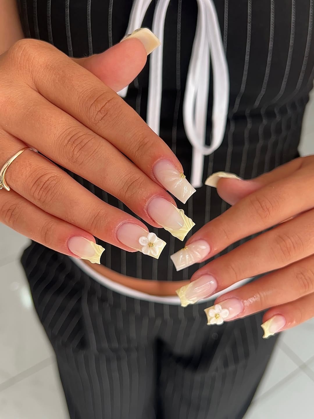 Post 4 by L Nails on Instagram (image)