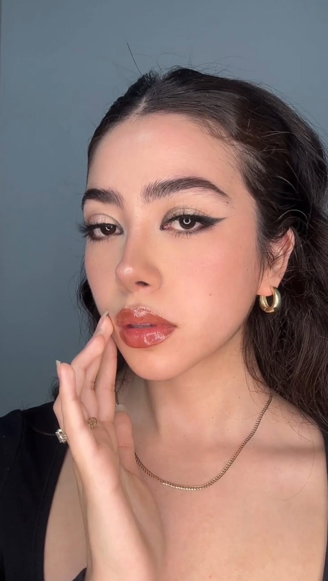 Post 4 by ＭＡＫＥＵＰ ♥ on Instagram (video)