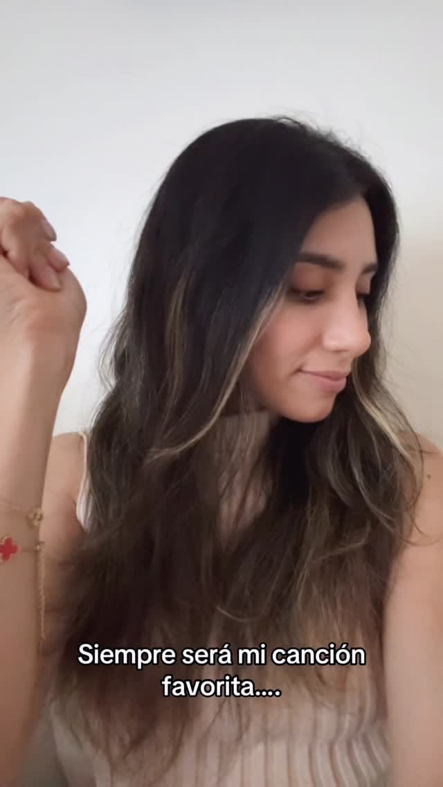 Post 5 by Lucero on Instagram (video)