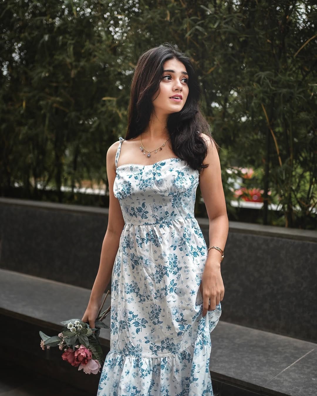 Post 10 by Aarti Shirsath💫🧿 on Instagram (carousel)