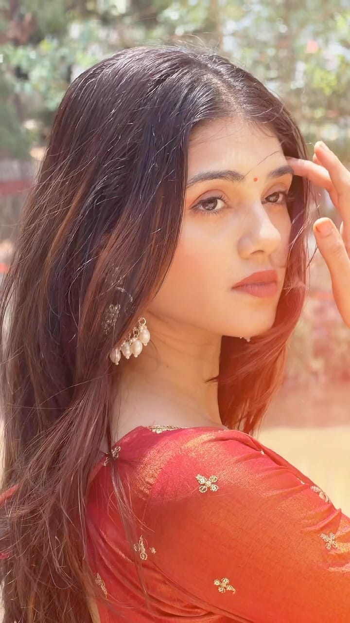 Post 6 by Aarti Shirsath💫🧿 on Instagram (video)