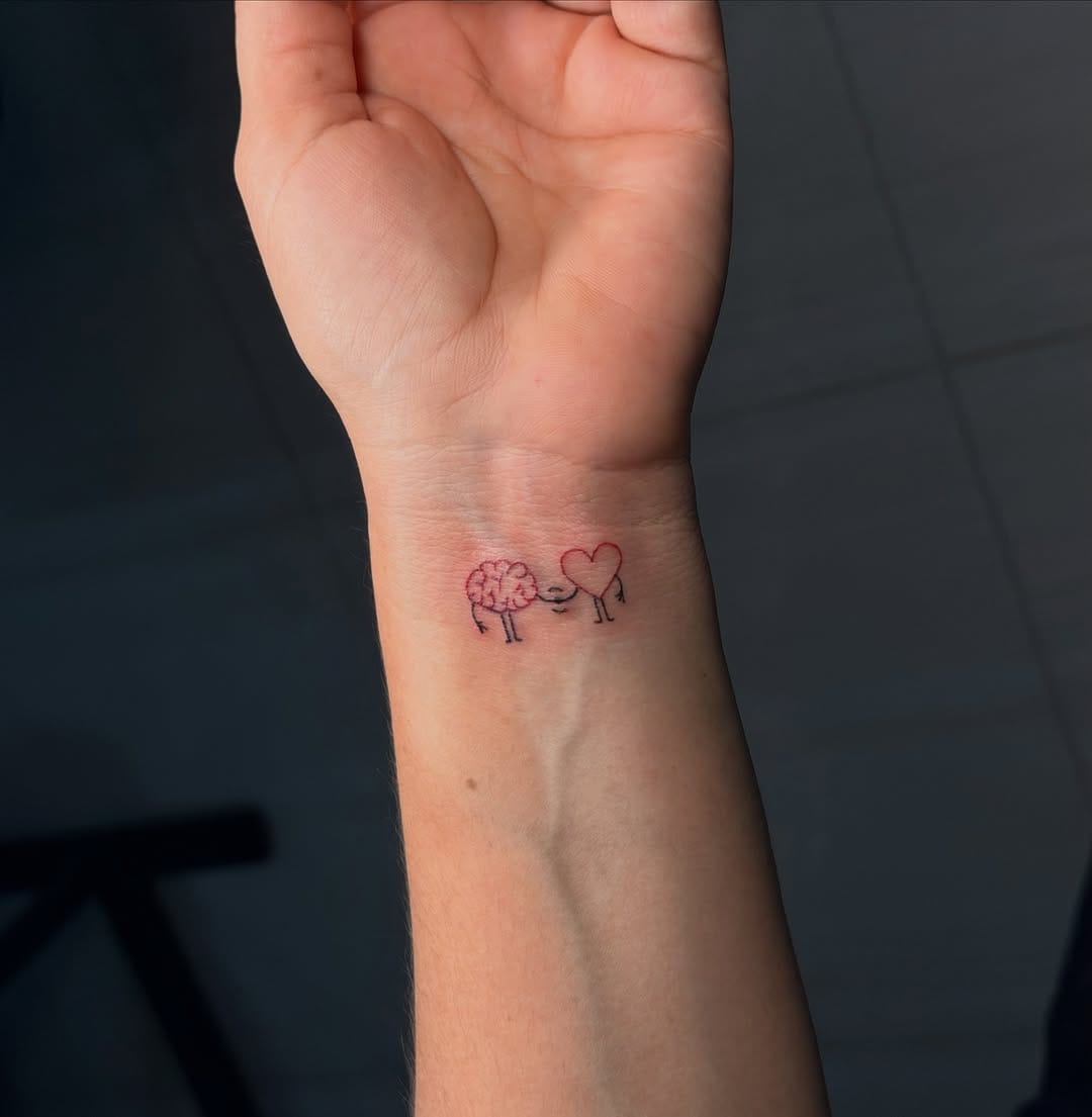 Post 9 by Tatuajes Línea Fina on Instagram (carousel)