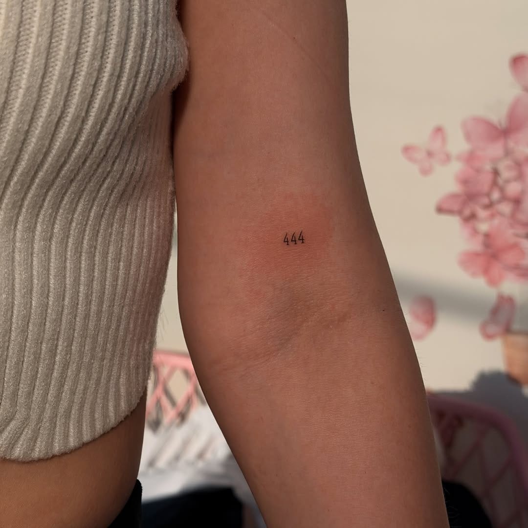 Post 6 by Tatuajes Línea Fina on Instagram (carousel)