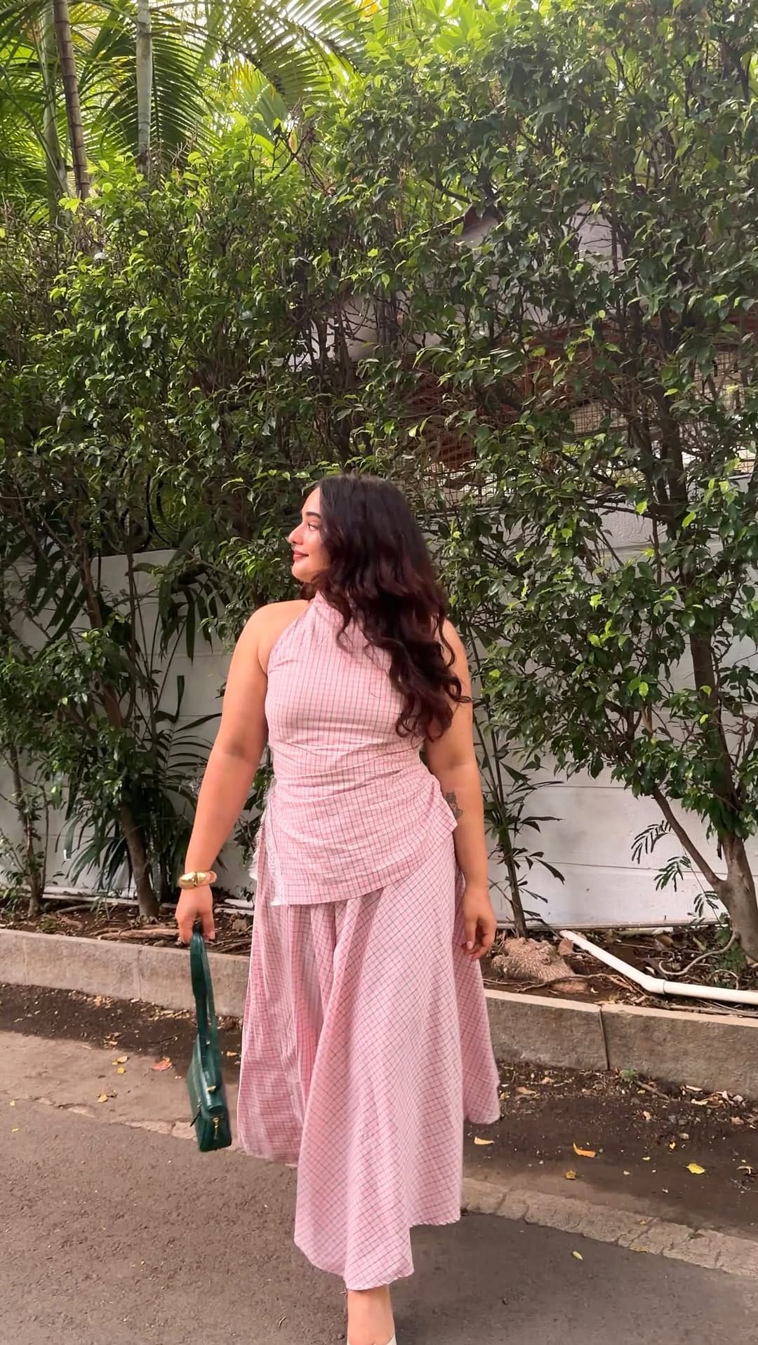 Post 9 by Laxmi Shetty on Instagram (video)