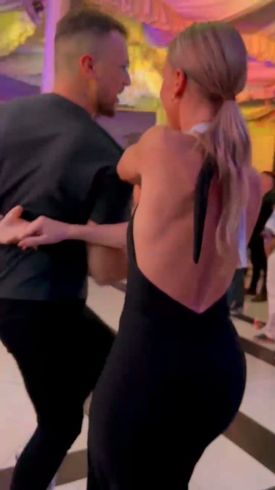 Post 9 by Chris Sanchez ( Clases de Bachata ) on Instagram (video)