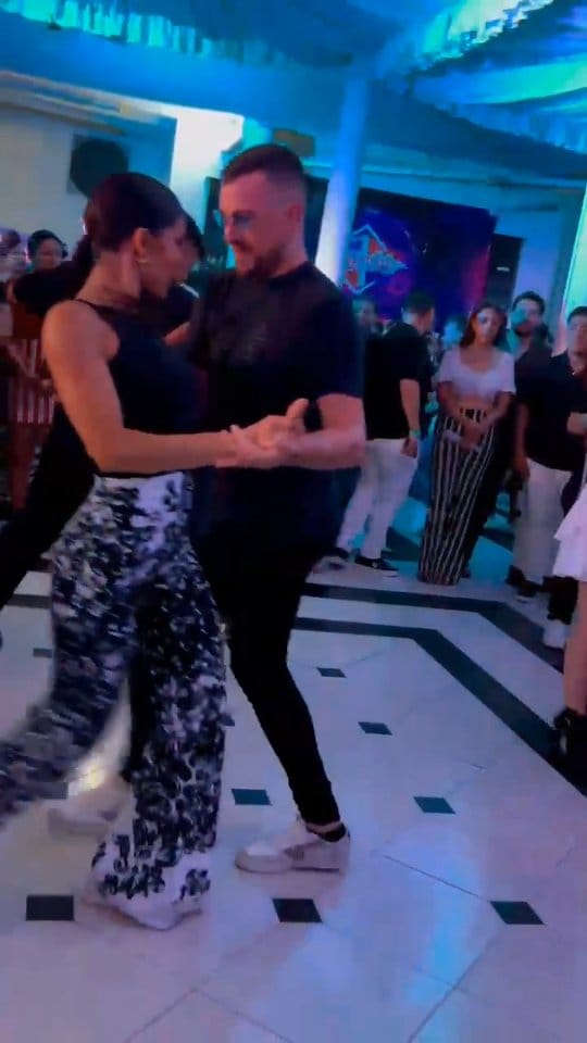Post 8 by Chris Sanchez ( Clases de Bachata ) on Instagram (video)