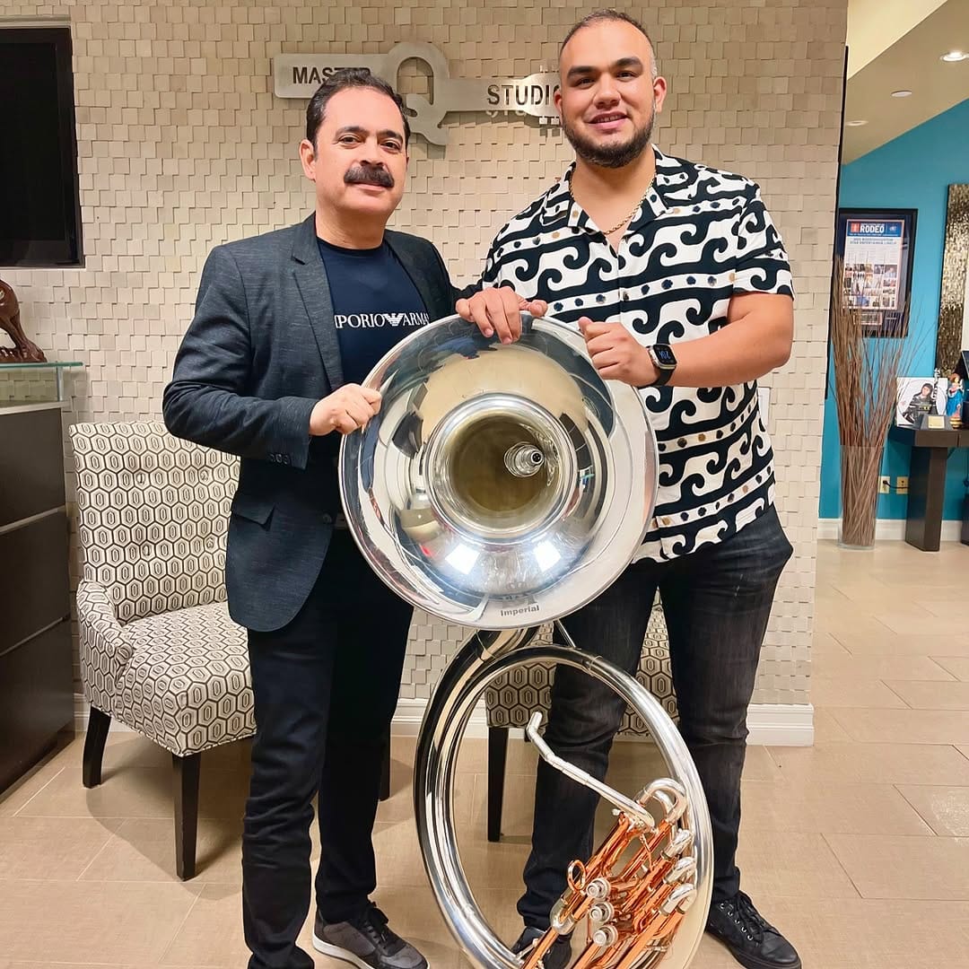 Post 9 by Marlon Alvarez Parra on Instagram (carousel)