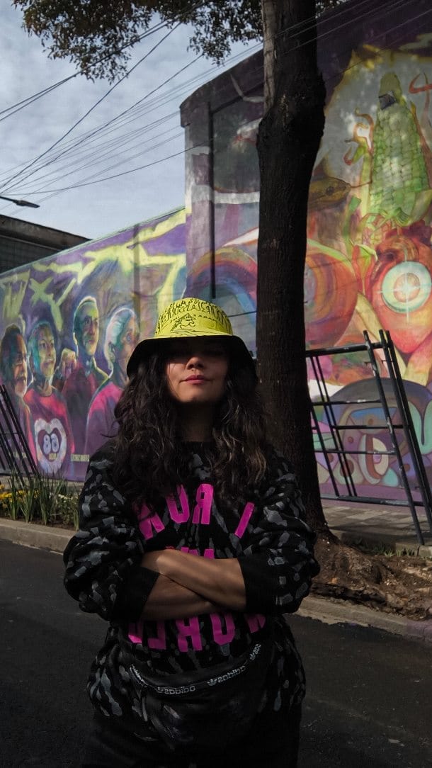 Post 7 by Paulina Jaimes. I paint on Instagram (video)