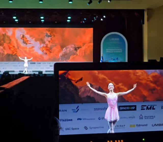 Post 7 by Balletwest studio | 발레웨스트 스튜디오(학원) on Instagram (video)