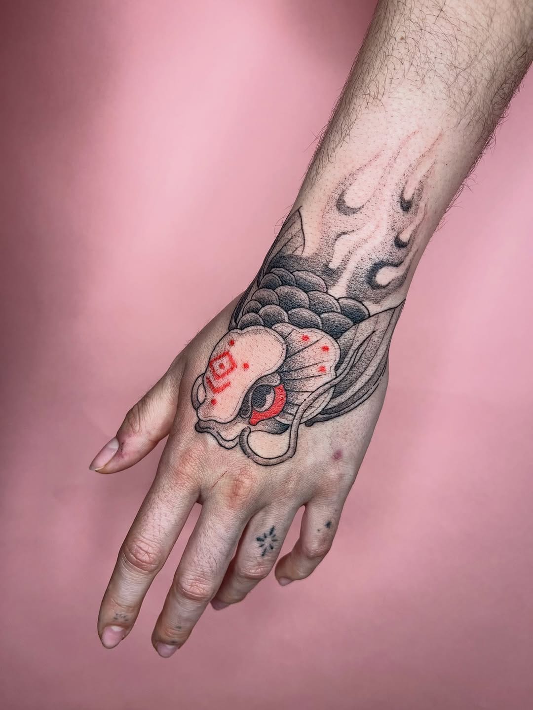 Post 4 by Mort on Instagram (carousel)