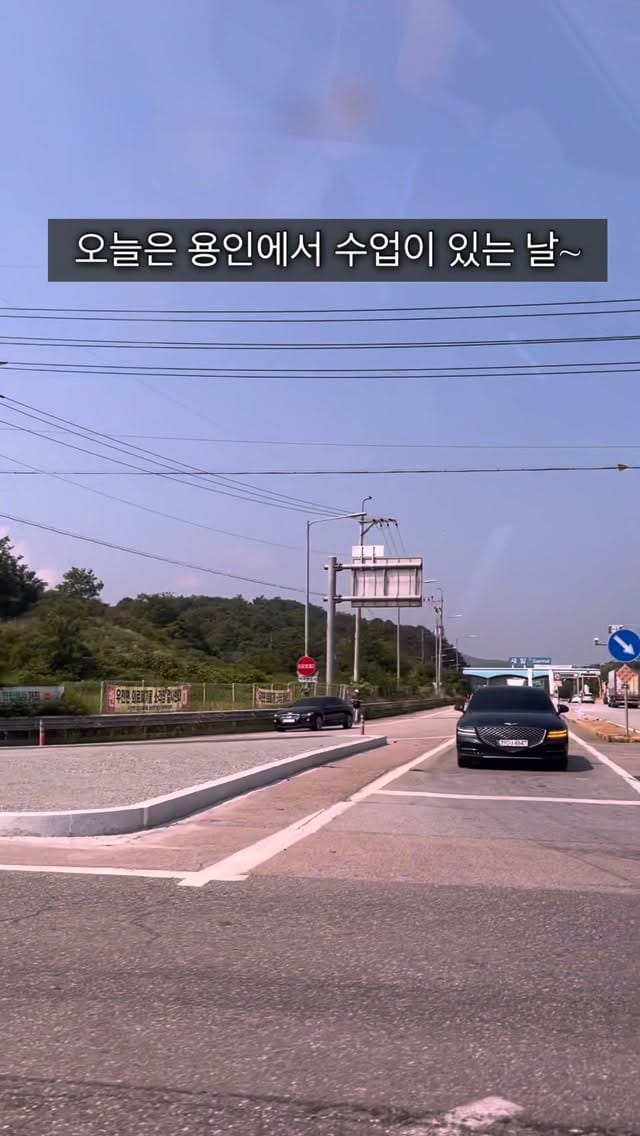 Post 6 by 앤캣 on Instagram (video)