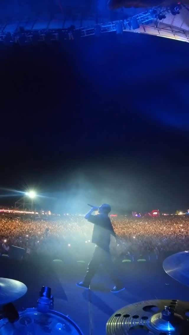Post 6 by June Medina on Instagram (video)