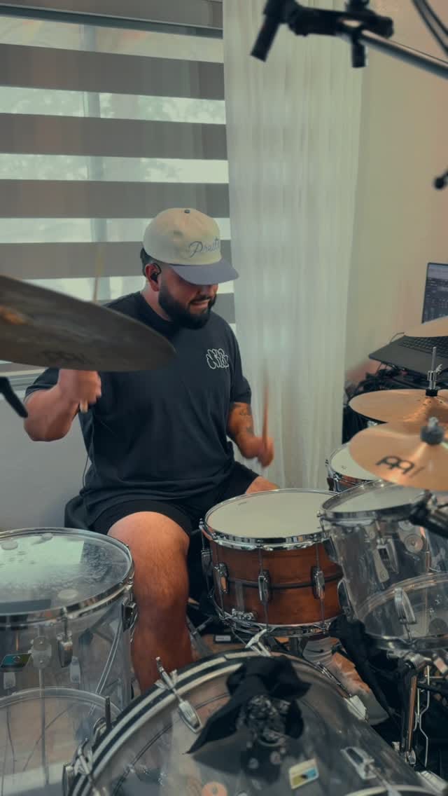 Post 5 by June Medina on Instagram (video)