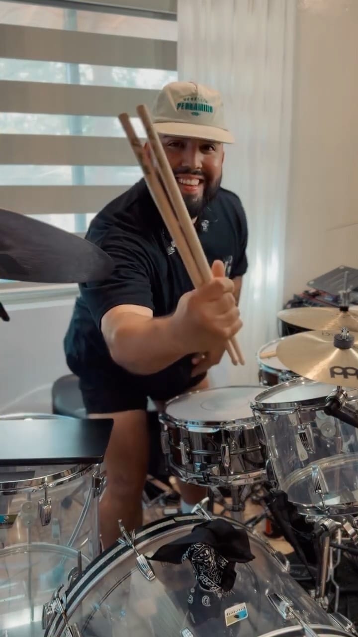 Post 4 by June Medina on Instagram (video)