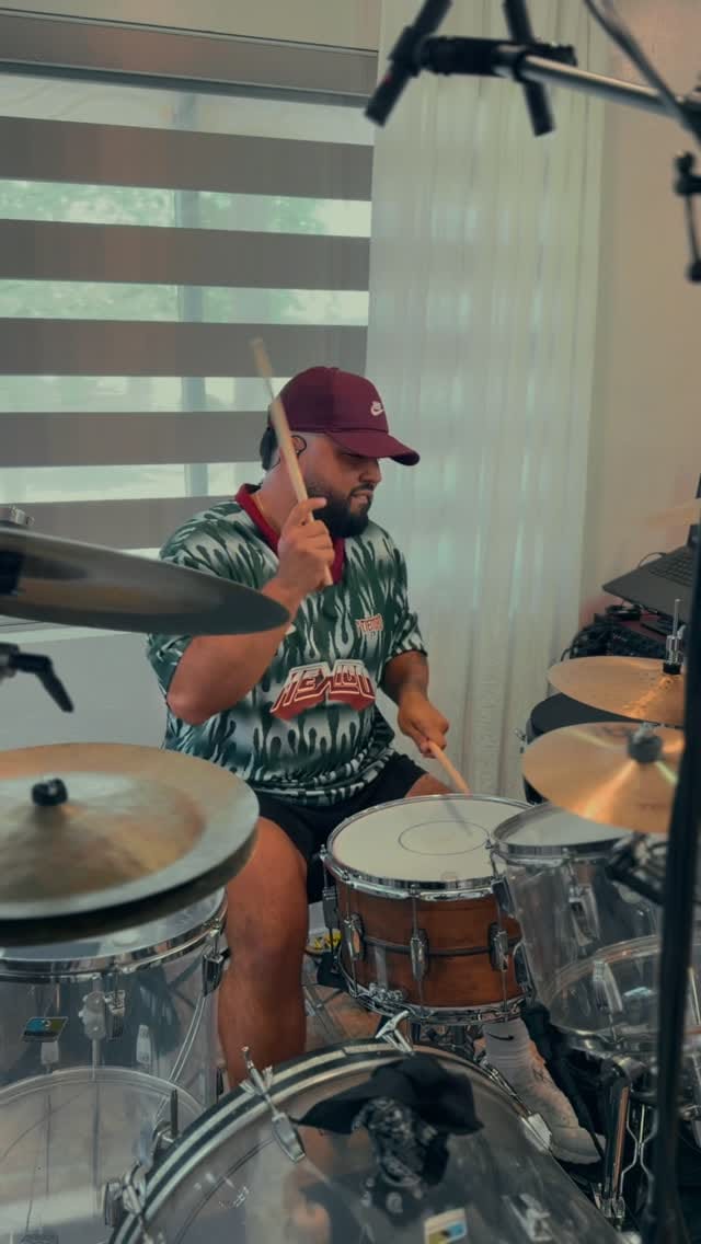Post 1 by June Medina on Instagram (video)