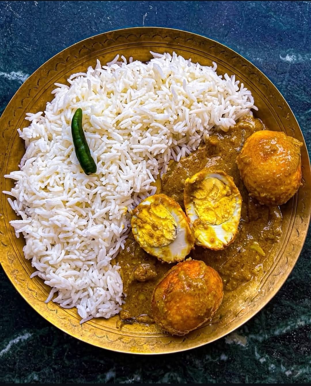 Post 6 by 𝐏𝐫𝐢𝐲𝐚𝐧𝐤𝐚 𝐒𝐚𝐡𝐚 | Kolkata on Instagram (image)