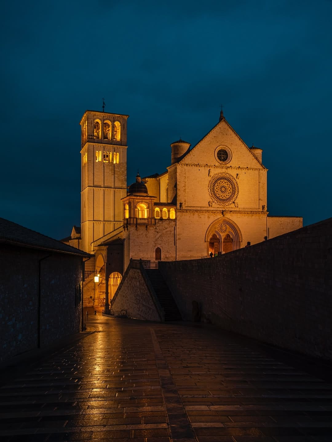 Post 7 by CHRISTIAN  MACIAS / UMBRIA on Instagram (carousel)