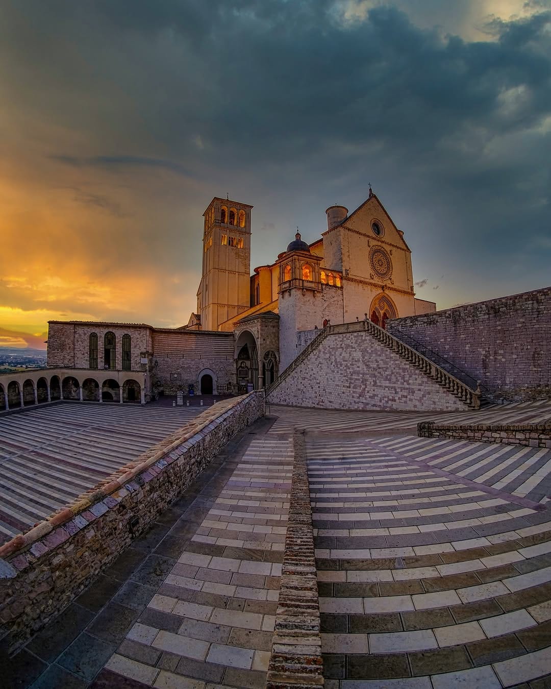 Post 8 by CHRISTIAN  MACIAS / UMBRIA on Instagram (carousel)