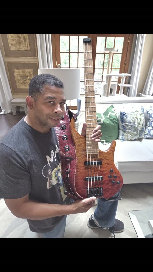 Post 1 by David "Lohandfunk" Dyson✊🏾🎶🎸🤙🏾💣☕ on Instagram (video)