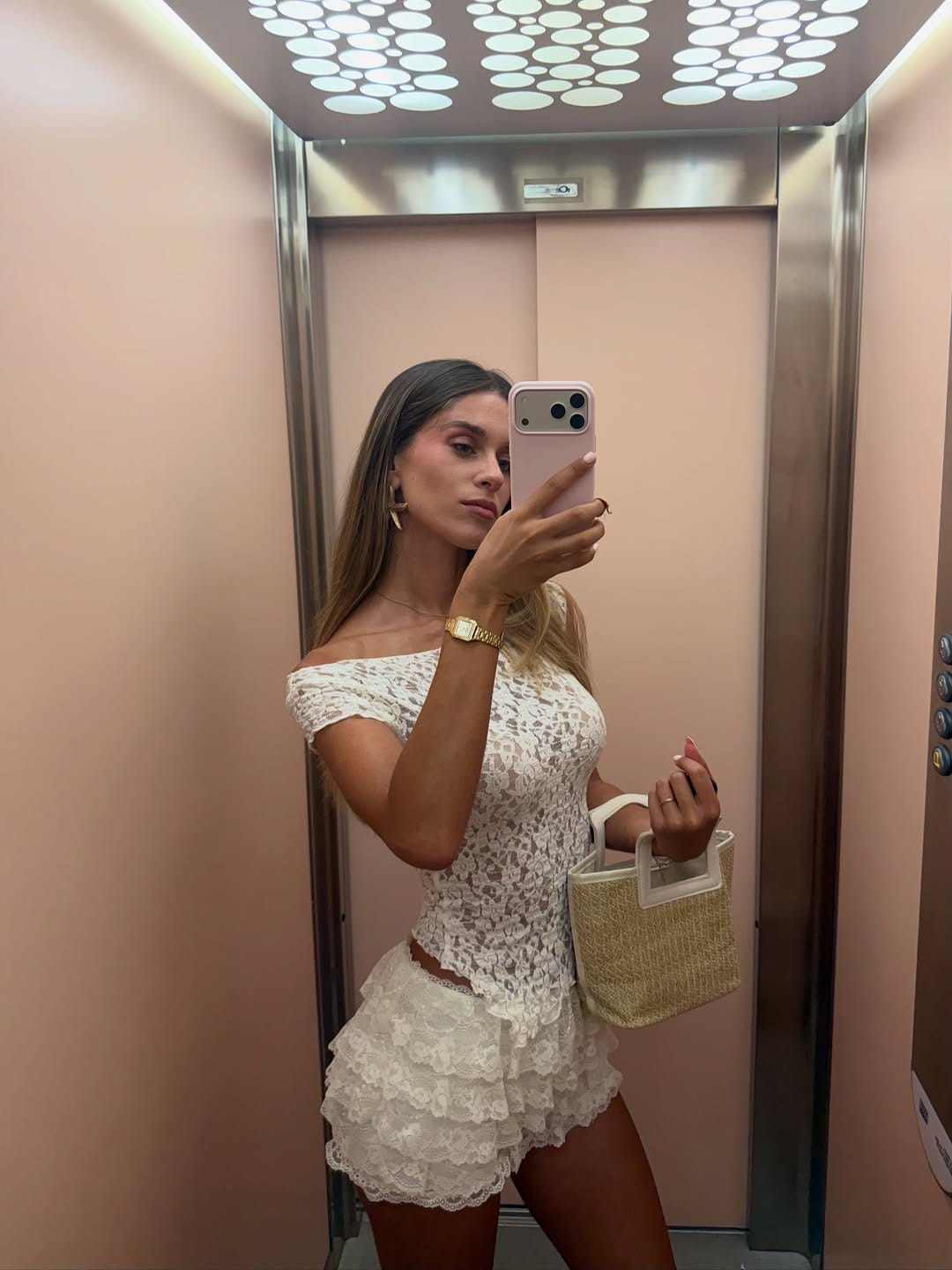 Post 4 by ES🐉 on Instagram (carousel)