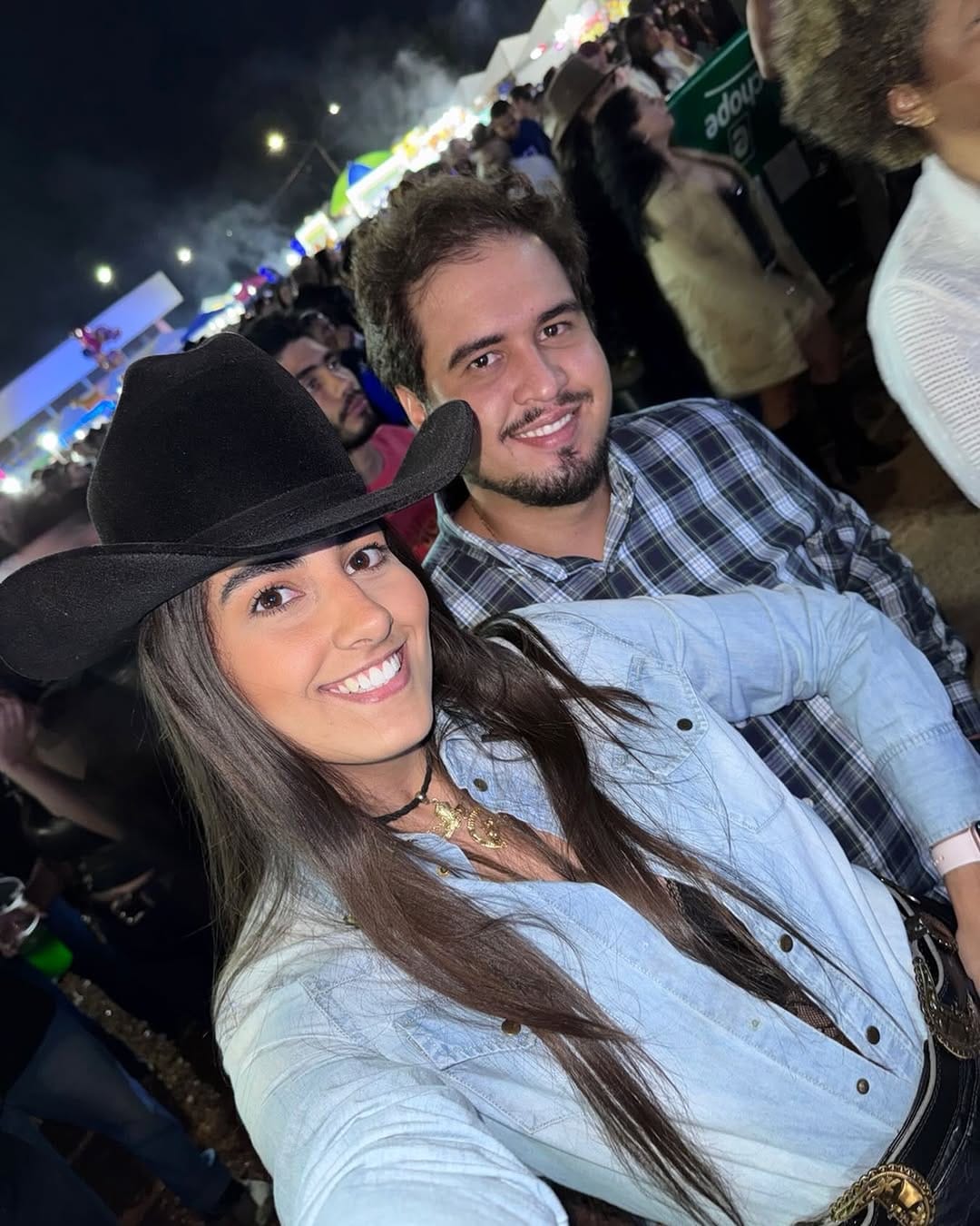 Post 5 by Júlia Pimenta on Instagram (image)