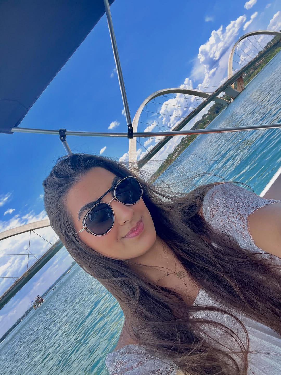 Post 7 by Júlia Pimenta on Instagram (carousel)