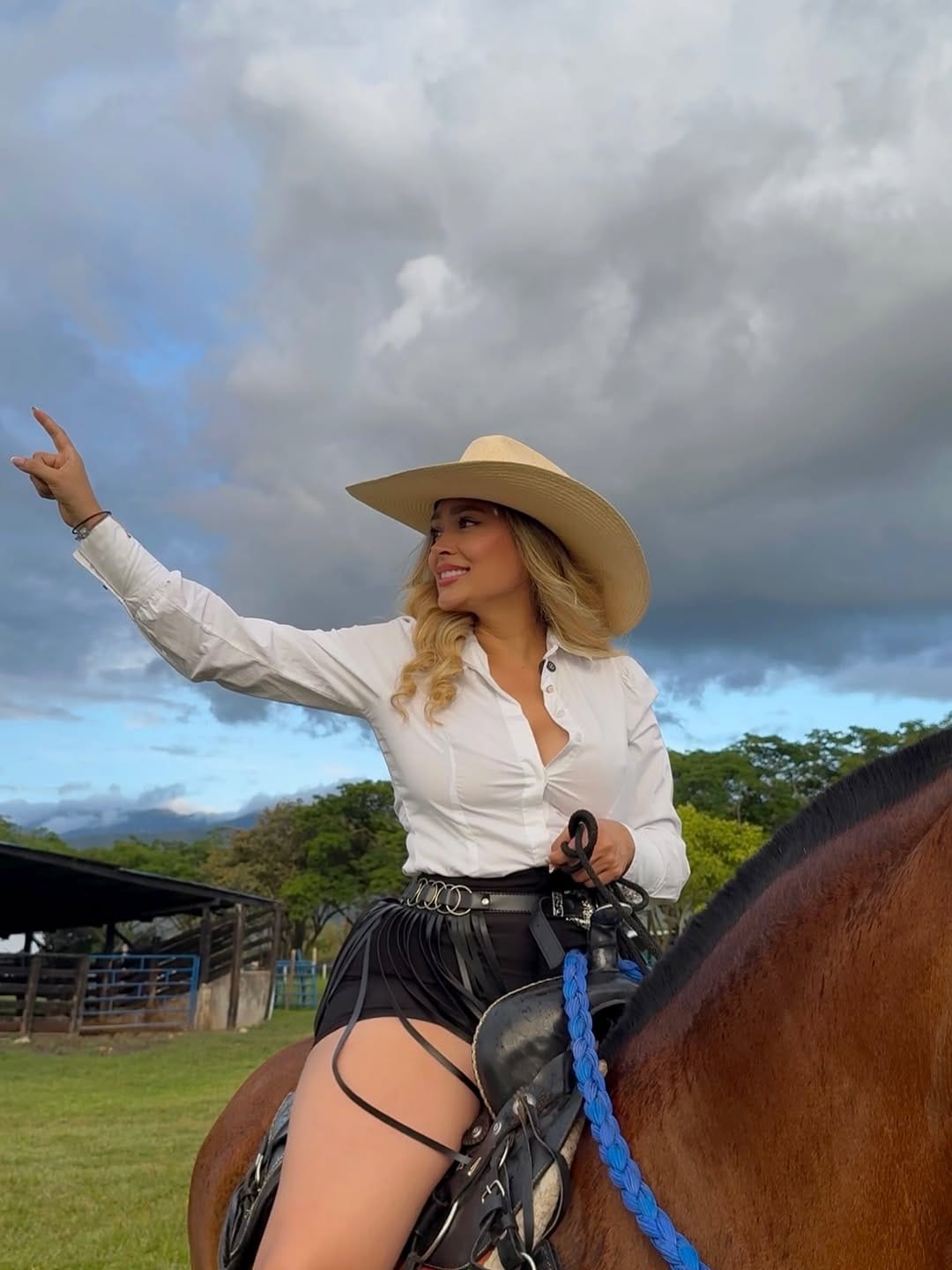 Post 5 by Ximena Tovar on Instagram (carousel)