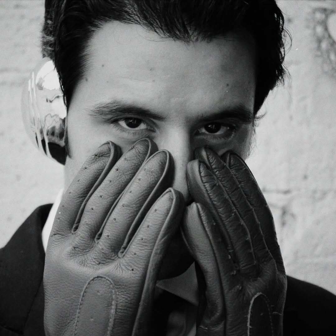 Post 3 by Dante Gabriel on Instagram (image)