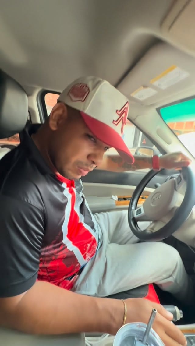 Post 9 by J De La Hoz on Instagram (video)