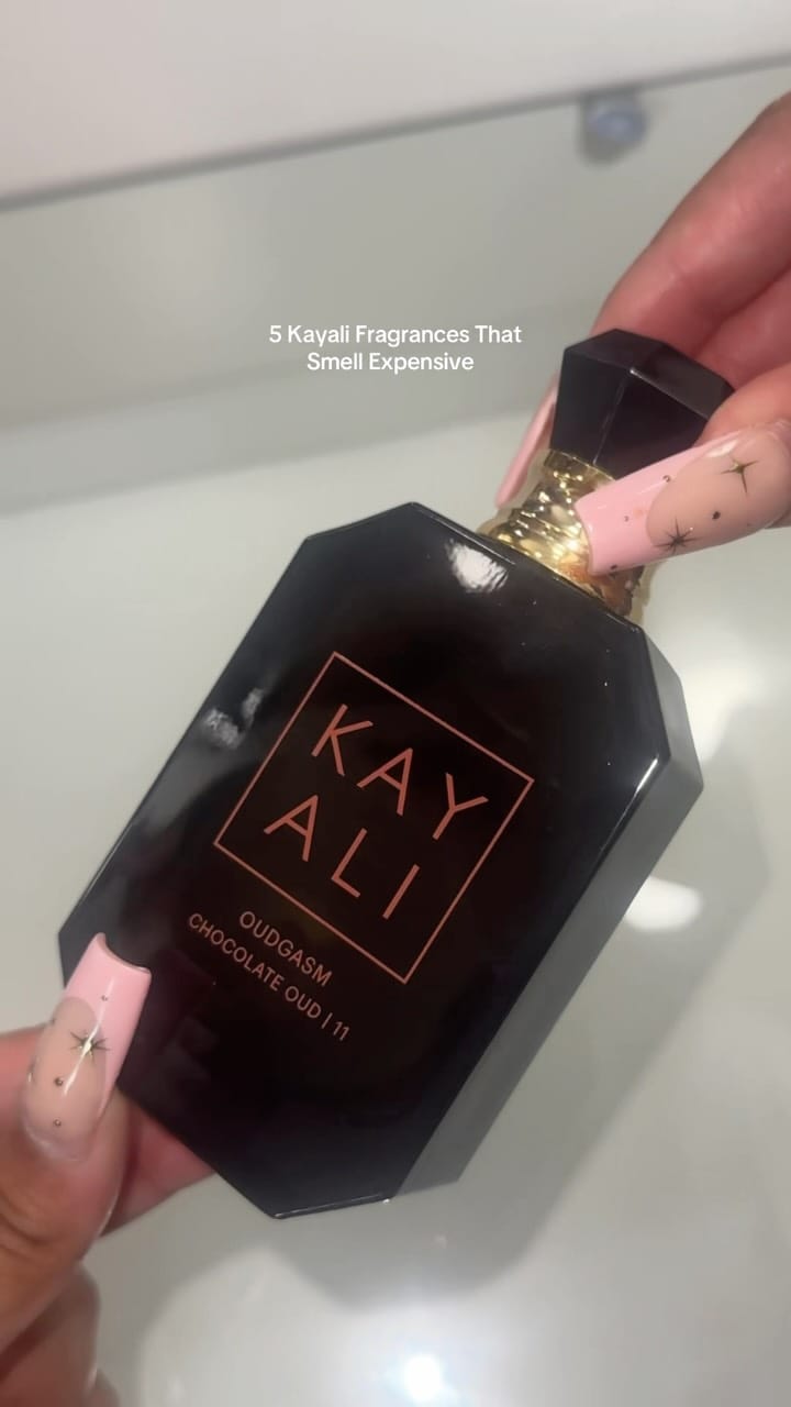 Post 3 by 𝓢𝓲𝓶𝓶𝓲 on Instagram (video)