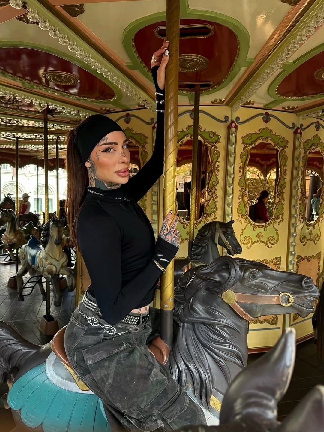 Post 10 by Jessy on Instagram (carousel)